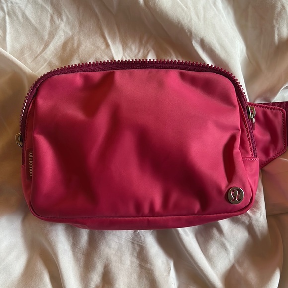 lululemon athletica Handbags - Lululemon Berry Everywhere Belt Bag 2L